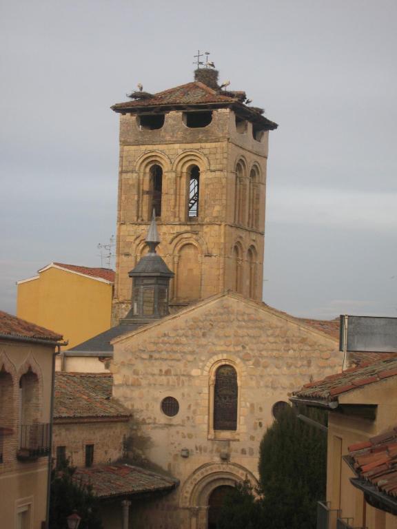 Hostal Don Jaime II Segovia Exterior photo