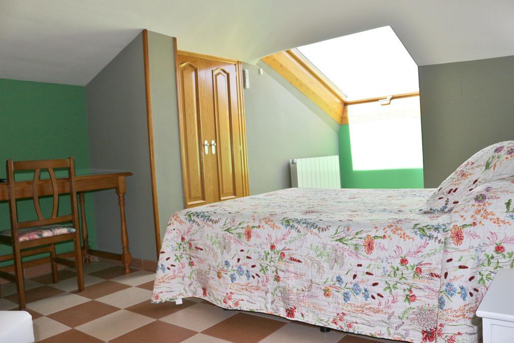 Hostal Don Jaime II Segovia Exterior photo
