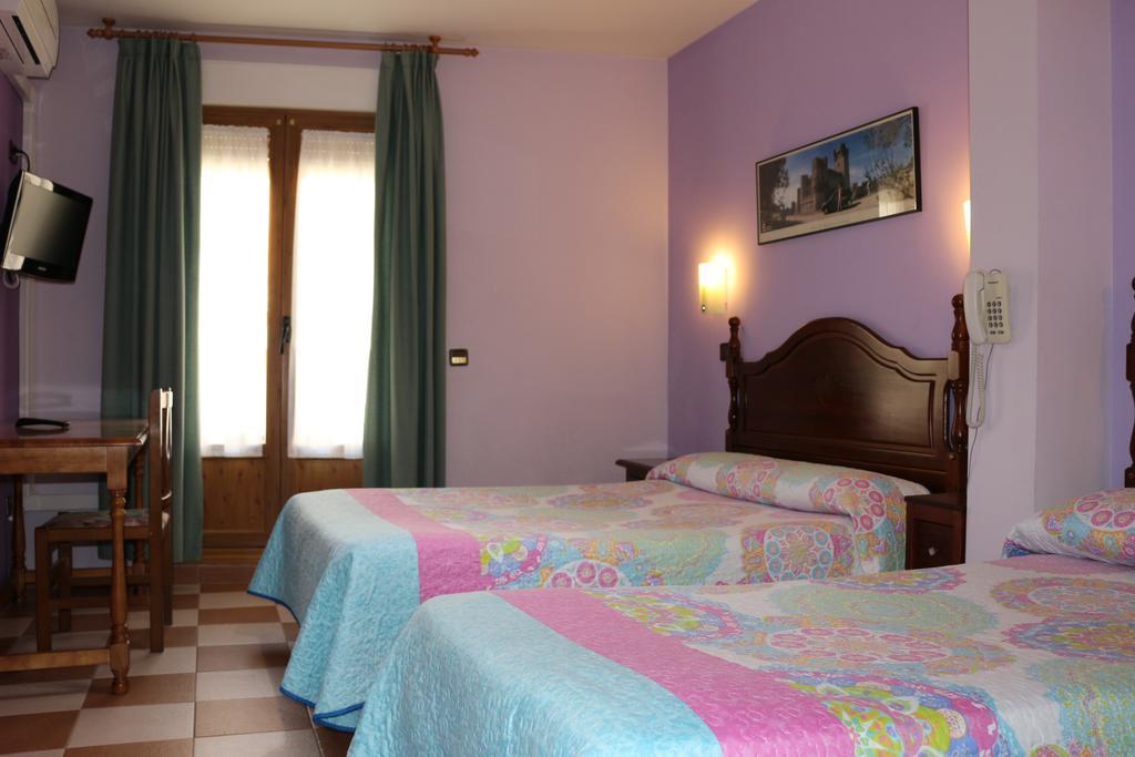 Hostal Don Jaime II Segovia Exterior photo