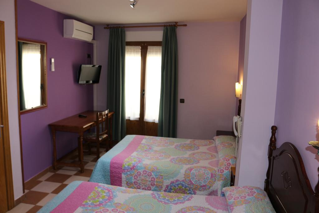 Hostal Don Jaime II Segovia Exterior photo