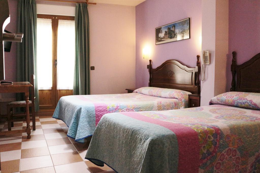 Hostal Don Jaime II Segovia Exterior photo