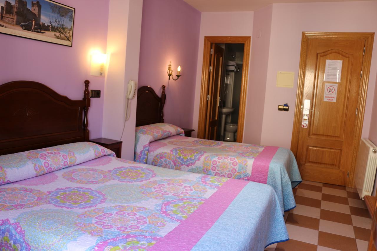 Hostal Don Jaime II Segovia Exterior photo