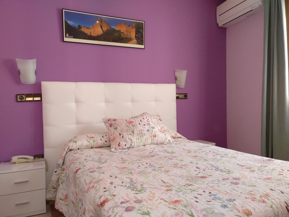 Hostal Don Jaime II Segovia Exterior photo